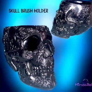 Black Skull Flowers embossed Brush Holder